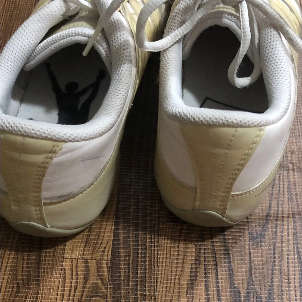 Nike Women’s Cheer Lace-Up Sneakers